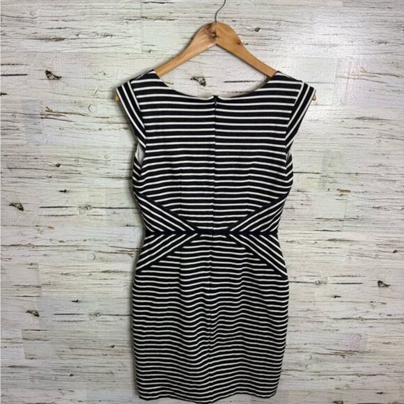 Ann Taylor Black and White Sleeveless Sheath Dress size 4 - Picture 7 of 7